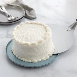 Nordic Ware Etagère ø 25 Cm Kunststof Blauw -Keukenproducten Winkel 50005 dessert stand w cake 780x780 52447.1617722755.1280.1280