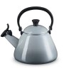 Le Creuset Kone Fluitketel 1,6 Liter Staal Mist Grey -Keukenproducten Winkel lc 20201215 zs ps fs 40101025410000 001